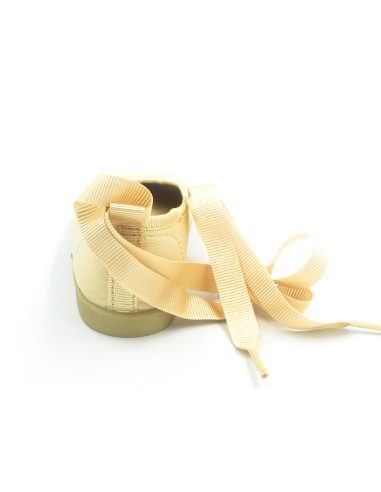 manoletina de raso con cinta para la pierna