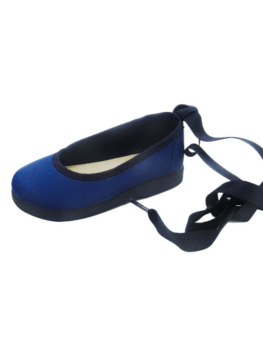 manoletina de raso con cinta para la pierna