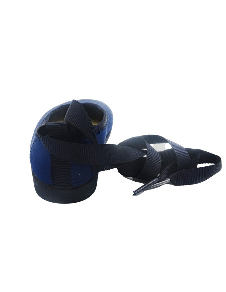 manoletina de raso con cinta para la pierna