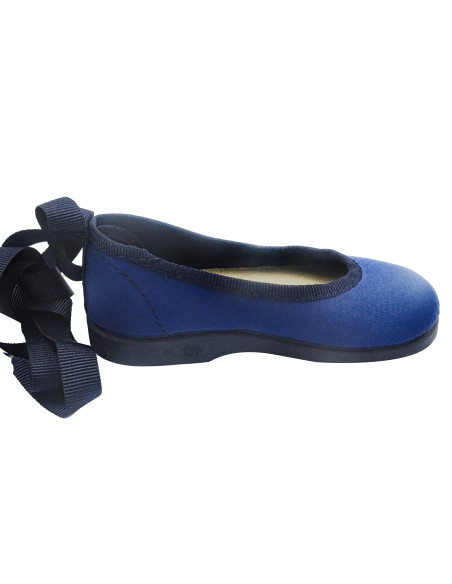 manoletina de raso con cinta para la pierna