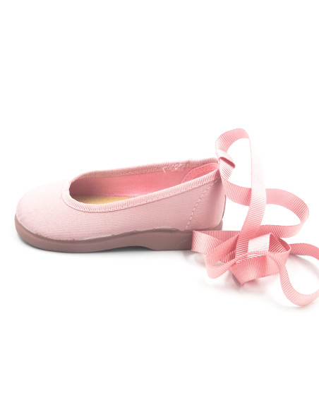 manoletina de raso con cinta para la pierna