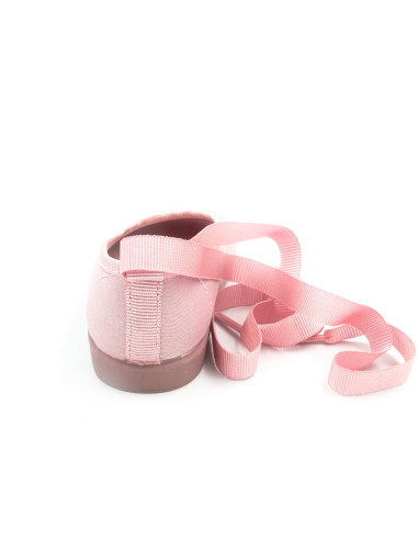 manoletina de raso con cinta para la pierna