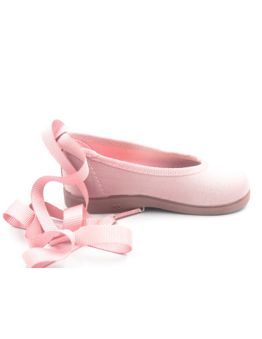 manoletina de raso con cinta para la pierna