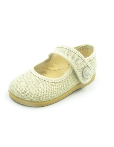 mercedita de lino con un boton para la nina