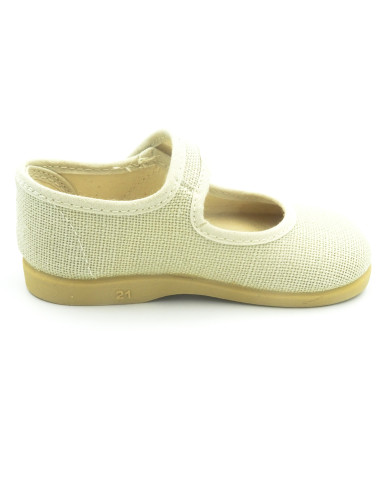 mercedita de lino con un boton para la nina