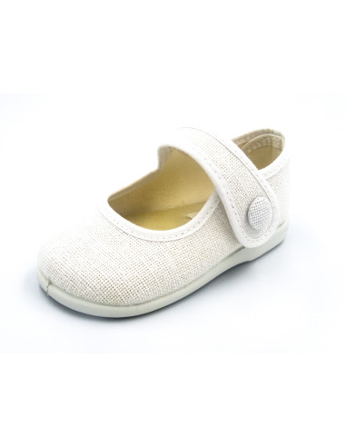 mercedita de lino con un boton para la nina