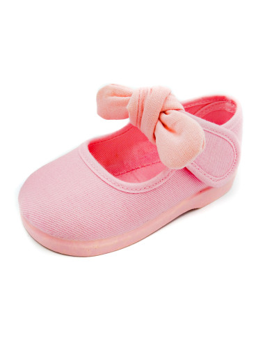 mercedita con velcro para nina con un lazo atado