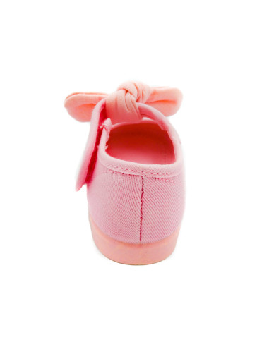 mercedita con velcro para nina con un lazo atado