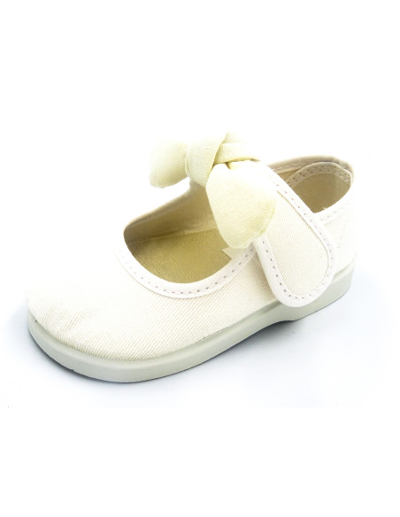 mercedita con velcro para nina con un lazo atado