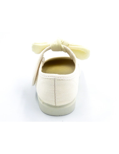 mercedita con velcro para nina con un lazo atado