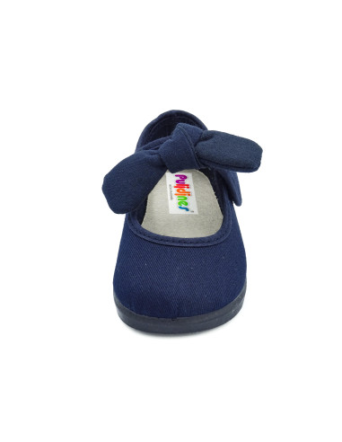 mercedita con velcro para nina con un lazo atado