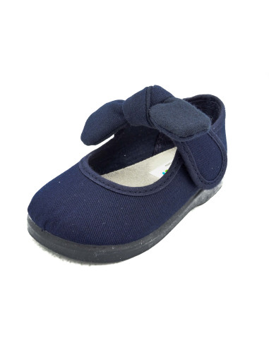 mercedita con velcro para nina con un lazo atado