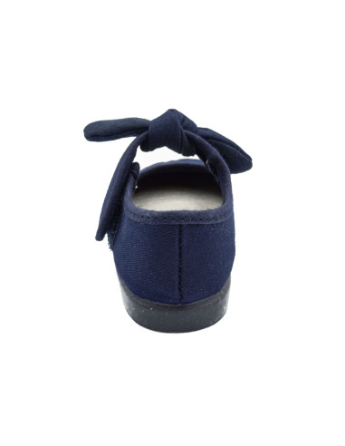 mercedita con velcro para nina con un lazo atado