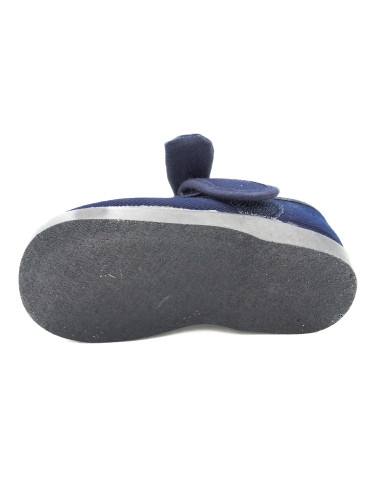 mercedita con velcro para nina con un lazo atado