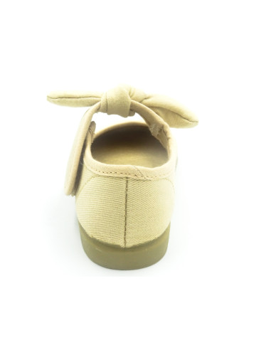 mercedita con velcro para nina con un lazo atado