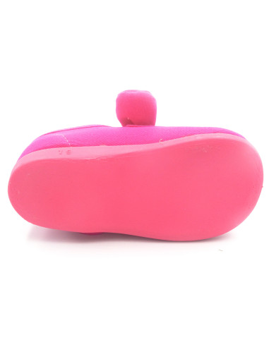 mercedita con velcro para nina con un lazo atado