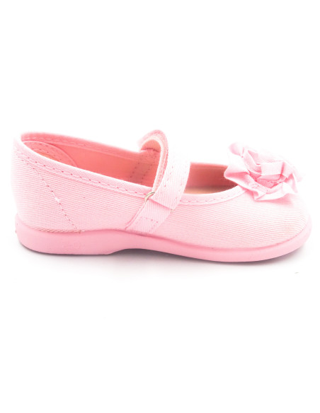 mercedita de lona para nina con una flor