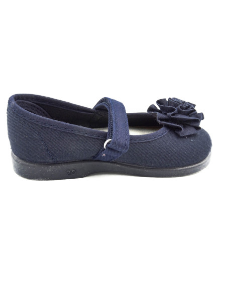 mercedita de lona para nina con una flor