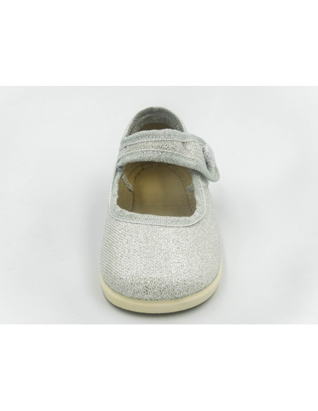 mercedita de tela con un boton de adorno de nina