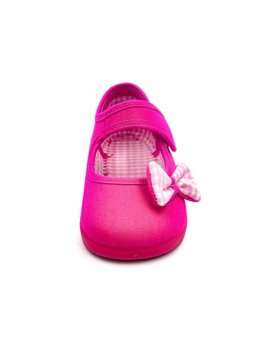 mercedita de tela para nina con un lazo de vichy en un lateral