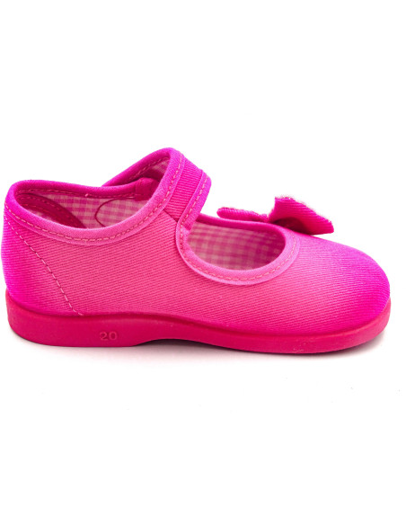 mercedita de tela para nina con un lazo de vichy en un lateral