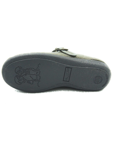 605 mercedita de serratex con la suela de goma para nina