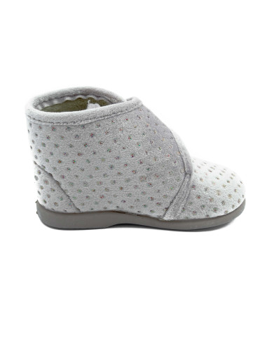 zapatilla de casa con puntitos brillantes para nina