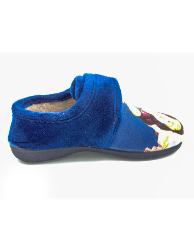 zapatilla de casa para nino con dibujo super heroe y suela de caucho