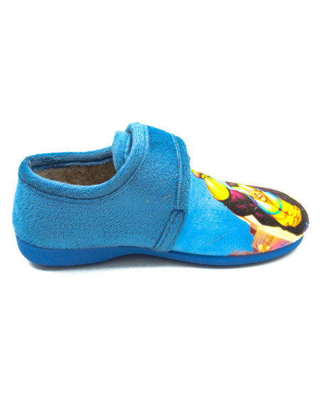 zapatilla de casa para nino con dibujo super heroe y suela de caucho