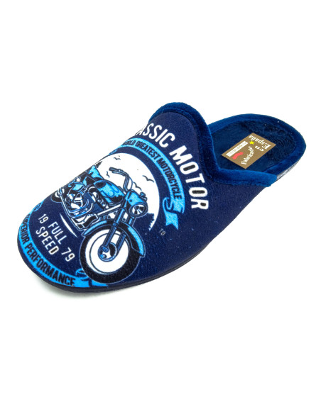 zapatilla de casa con dibujo de moto y suela de goma