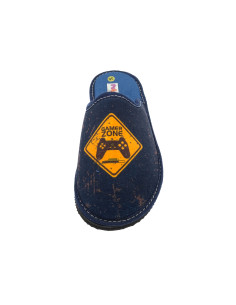 zapatilla de casa para chico con dibujo de mando