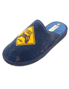 zapatilla de casa para chico con dibujo de mando 2