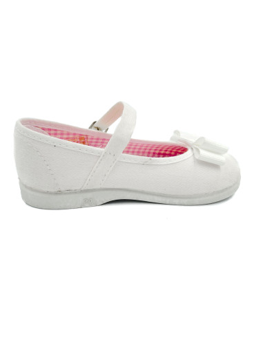 mercedita de tela con un lazo zapatero y suela de goma