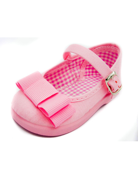 mercedita de tela con un lazo zapatero y suela de goma