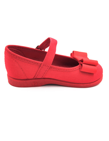 mercedita de tela con un lazo zapatero y suela de goma