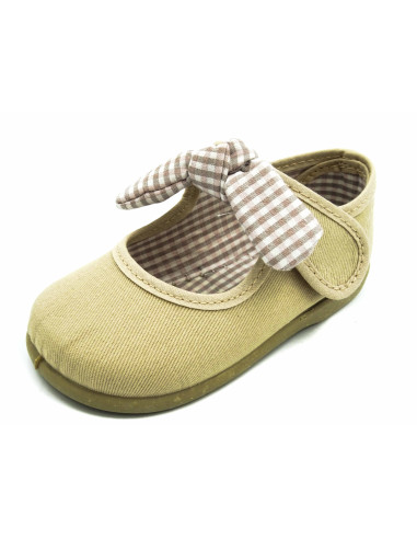 mercedita de tela para nina con un lazo de vichy de lona