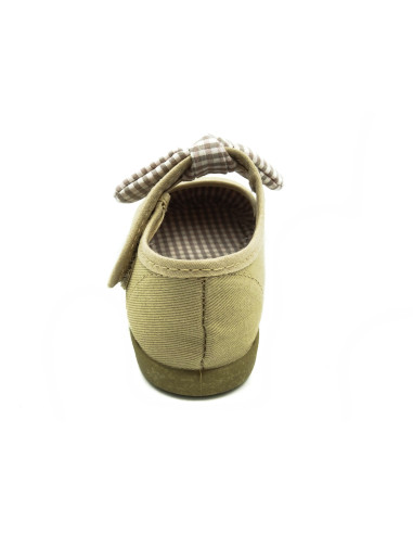 mercedita de tela para nina con un lazo de vichy de lona