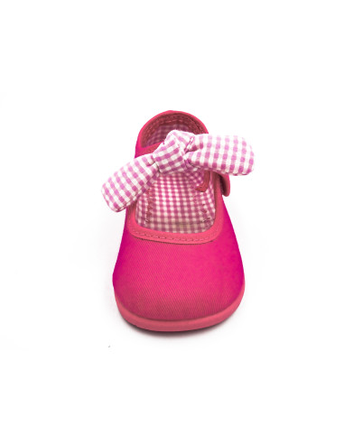 mercedita de tela para nina con un lazo de vichy de lona