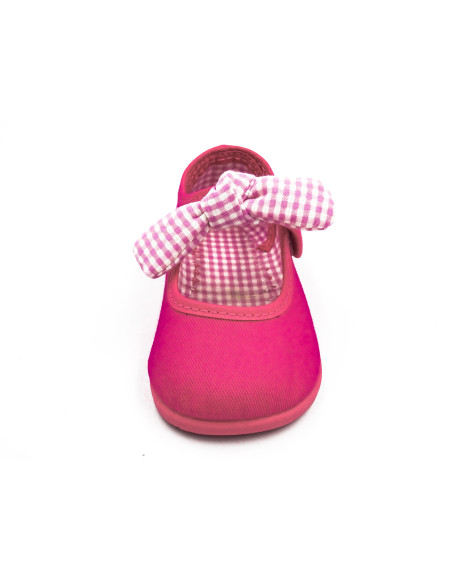 mercedita de tela para nina con un lazo de vichy de lona