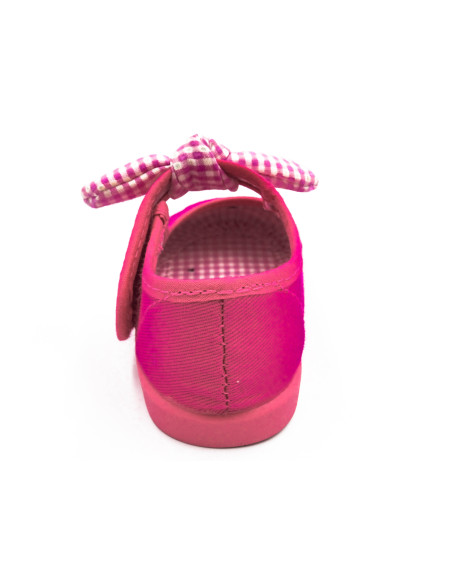 mercedita de tela para nina con un lazo de vichy de lona