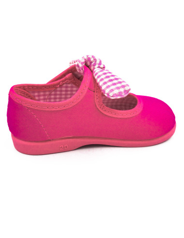 mercedita de tela para nina con un lazo de vichy de lona