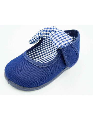 mercedita de tela para nina con un lazo de vichy de lona