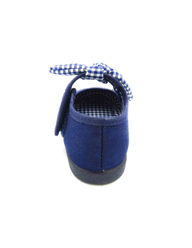 mercedita de tela para nina con un lazo de vichy de lona