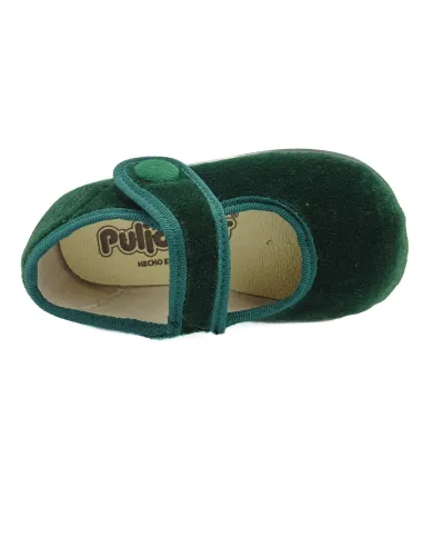 mercedita de nina con un boton de adorno