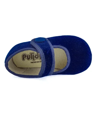 mercedita de nina con un boton de adorno