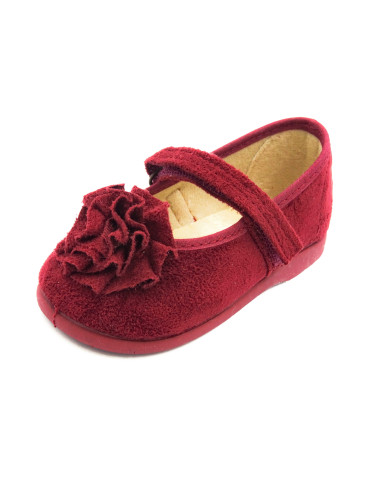 mercedita de serratex con un adorno para nina