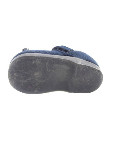 mercedita de serratex con un adorno para nina