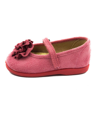 mercedita de serratex con un adorno para nina