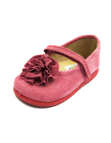 mercedita de serratex con un adorno para nina