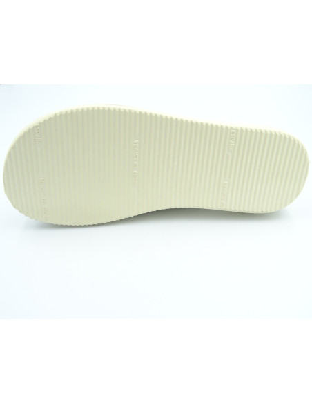 zapatilla de casa con estampado de leopardo y suela con piso microporoso